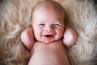 Хотите укрепить нервную систему малыша - заставьте его улыбаться.