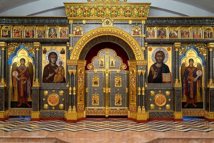 Врата в храме